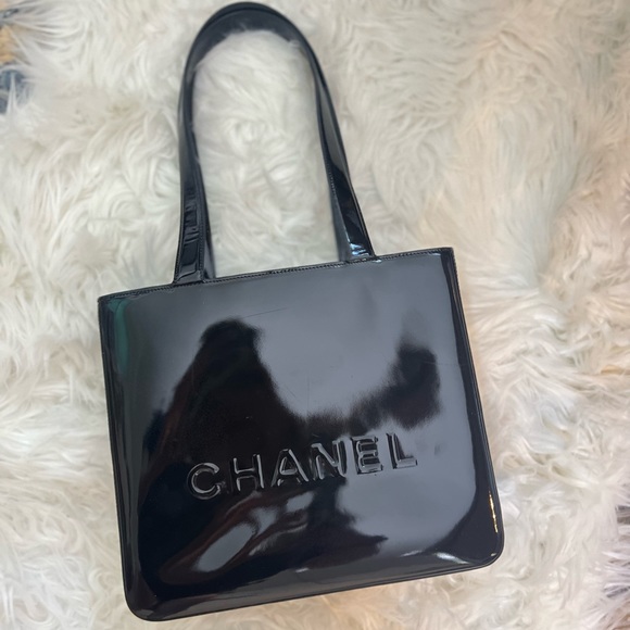 Chanel Authentic Black Enamel Tote Shoulder Bag - Picture 2 of 13